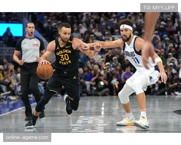 克莱·汤普森三分拉开差距 投篮效率显著优于队内其他得分手