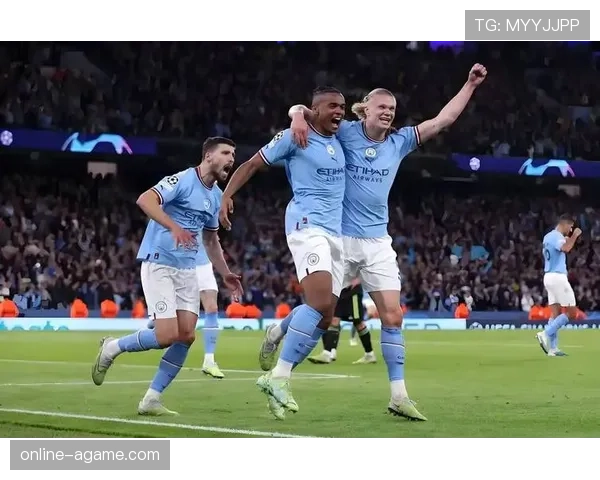 曼城进攻看似集中中路，其实边路隐患藏不住了