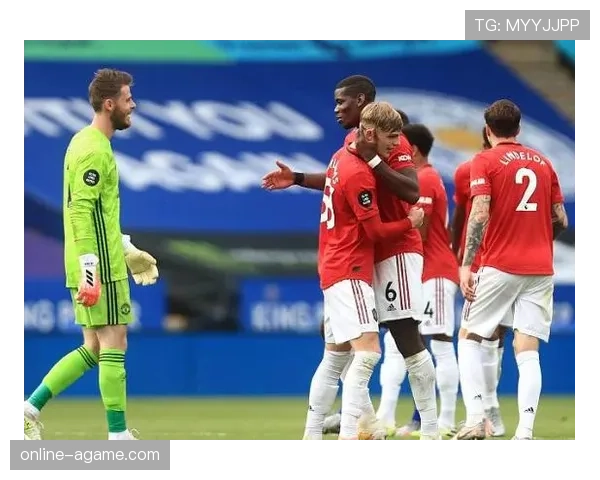 曼联看似进步了，其实还在原地打转，问题一点没少